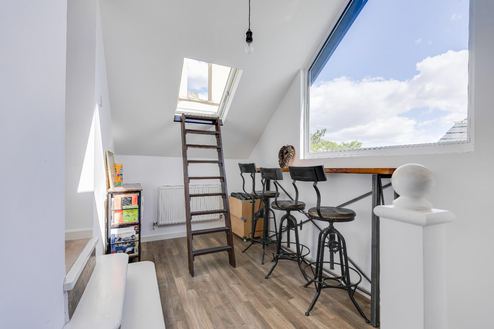 Pen Y Cae, Beach Lane, Penarth, CF64 1AN